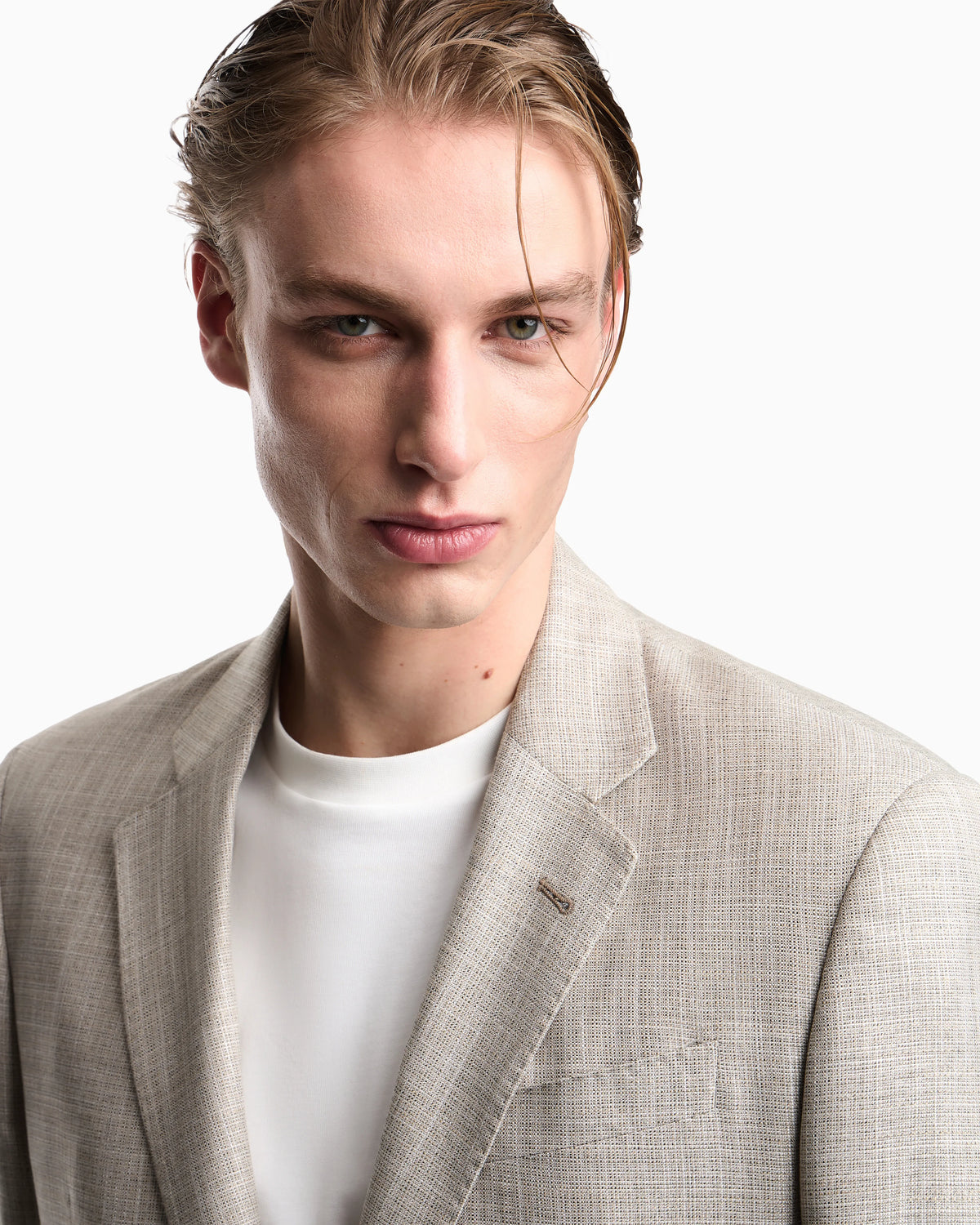 Single-breasted jacket in textured fabric