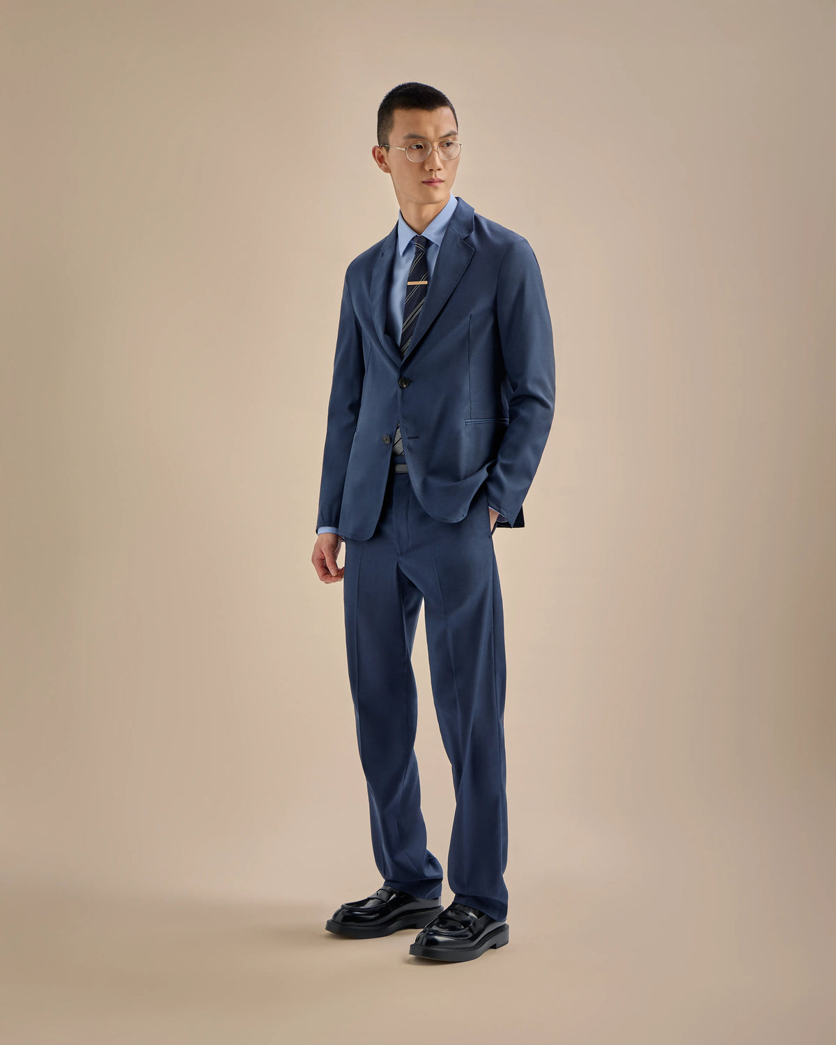 Icon single-breasted jacket in tropical light wool canvas