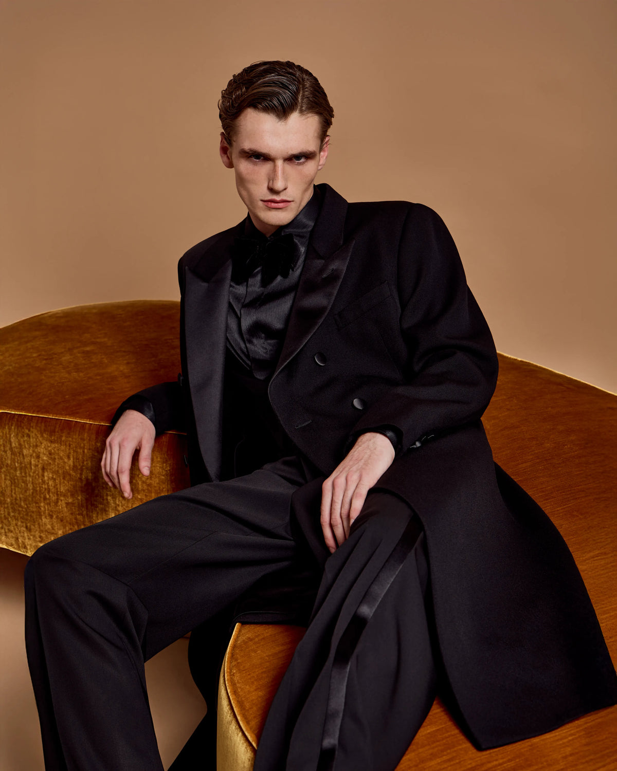 Double-breasted coat in granular virgin wool with satin details