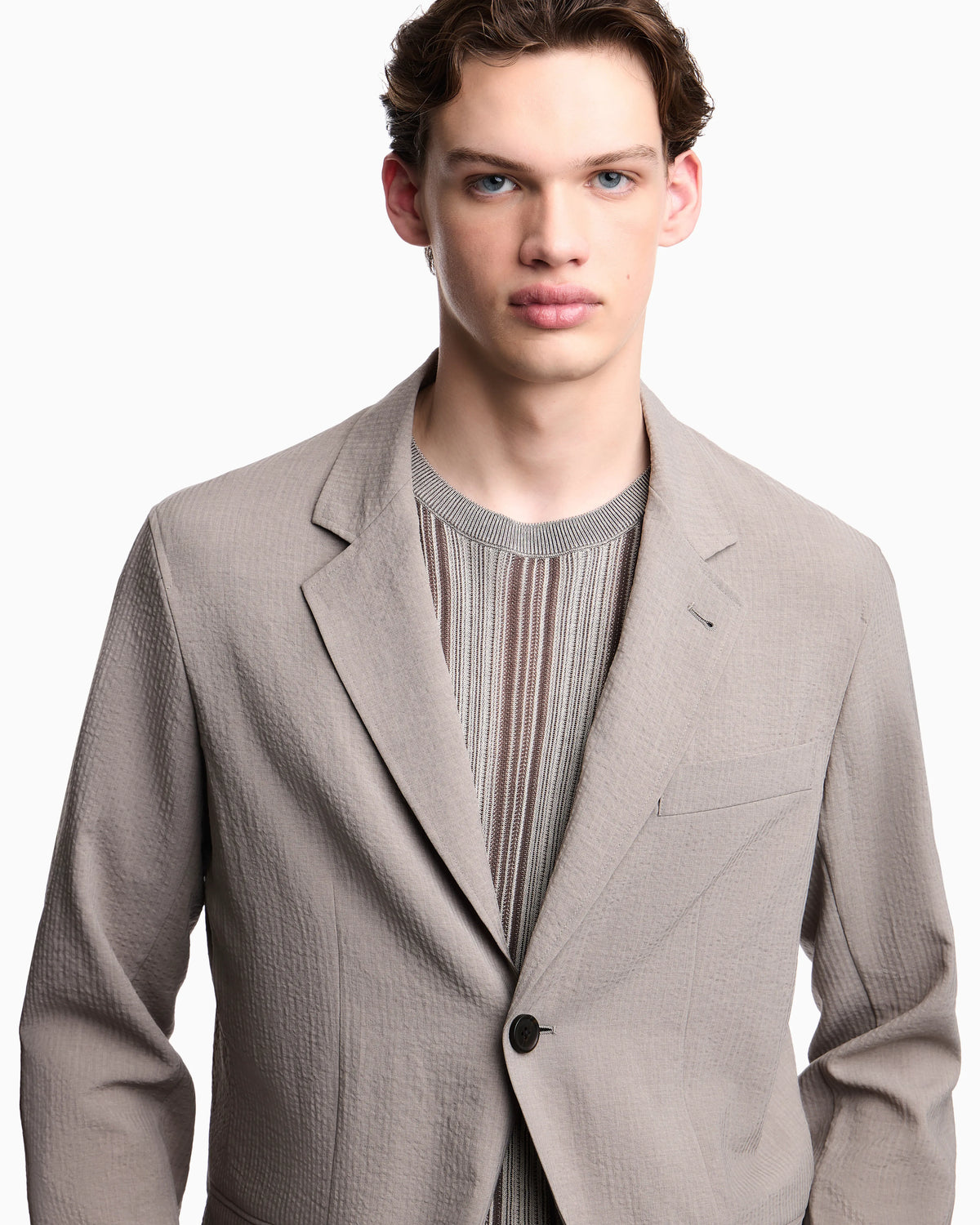 Single-breasted jacket in technical seersucker fabric