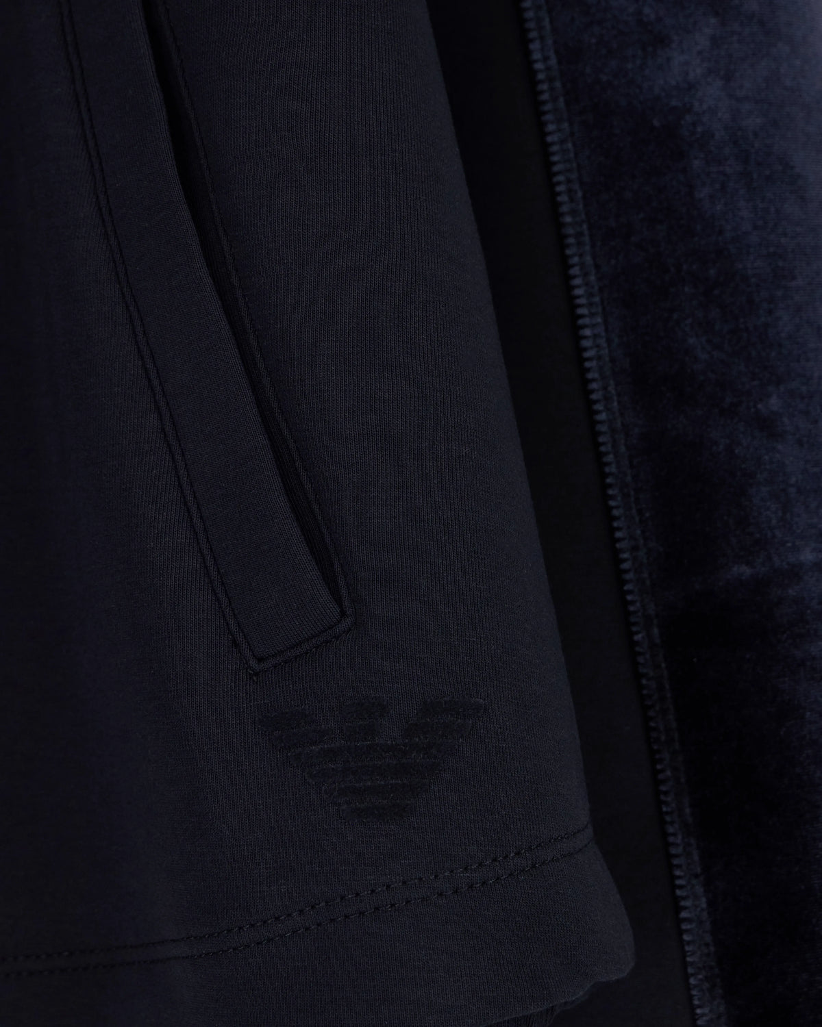 Double jersey blouson with chenille tape Travel Essential