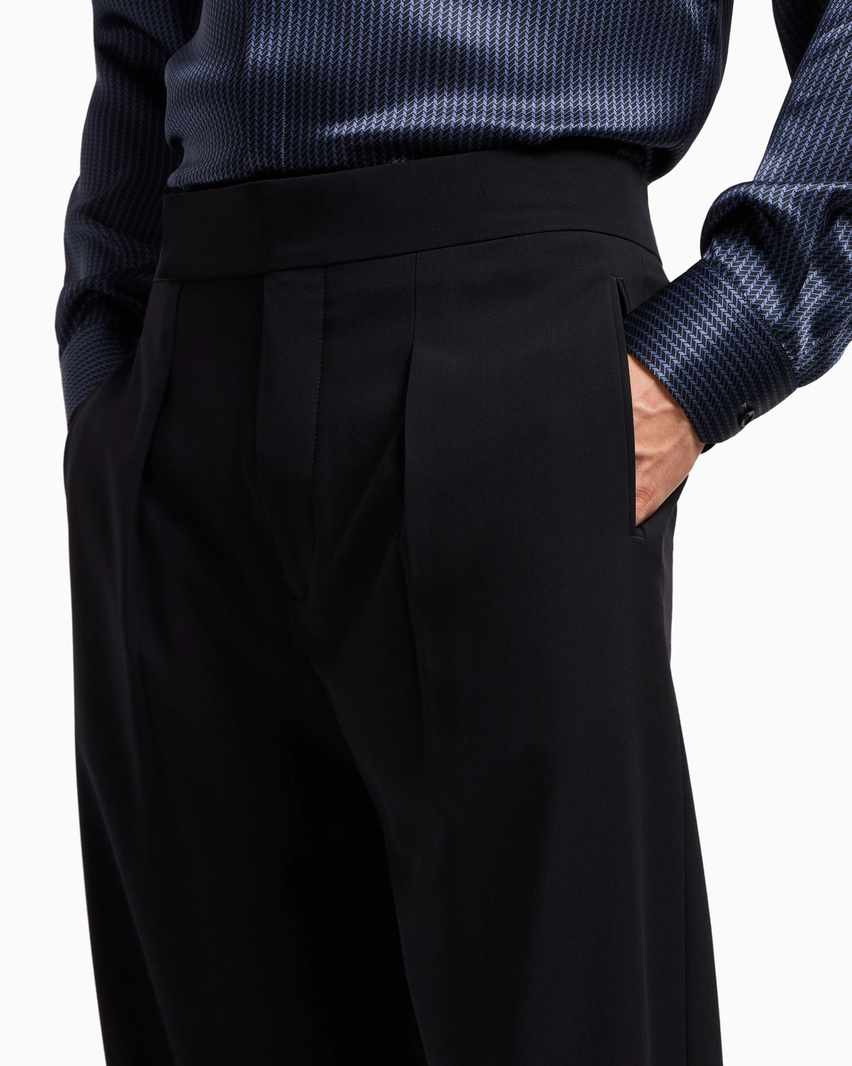 Pleated Giorgio’s trousers in wool crêpe