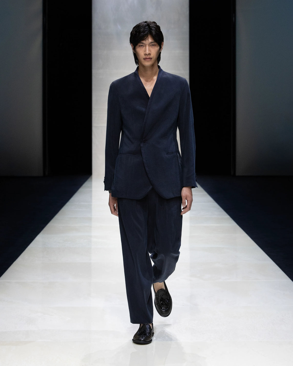 Upton Line washed silk and linen blend tuxedo jacket