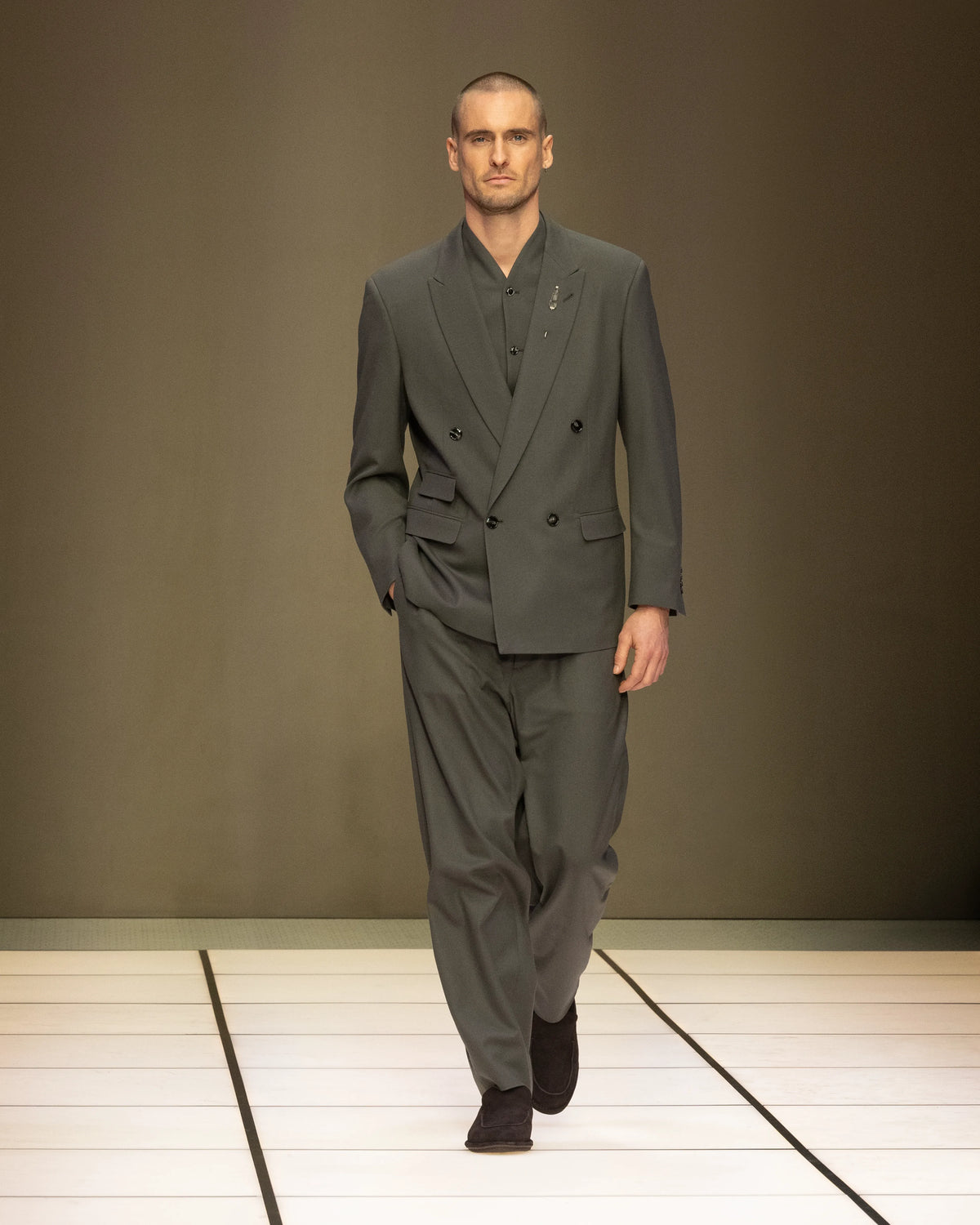Suit oversized fit in fluid virgin wool