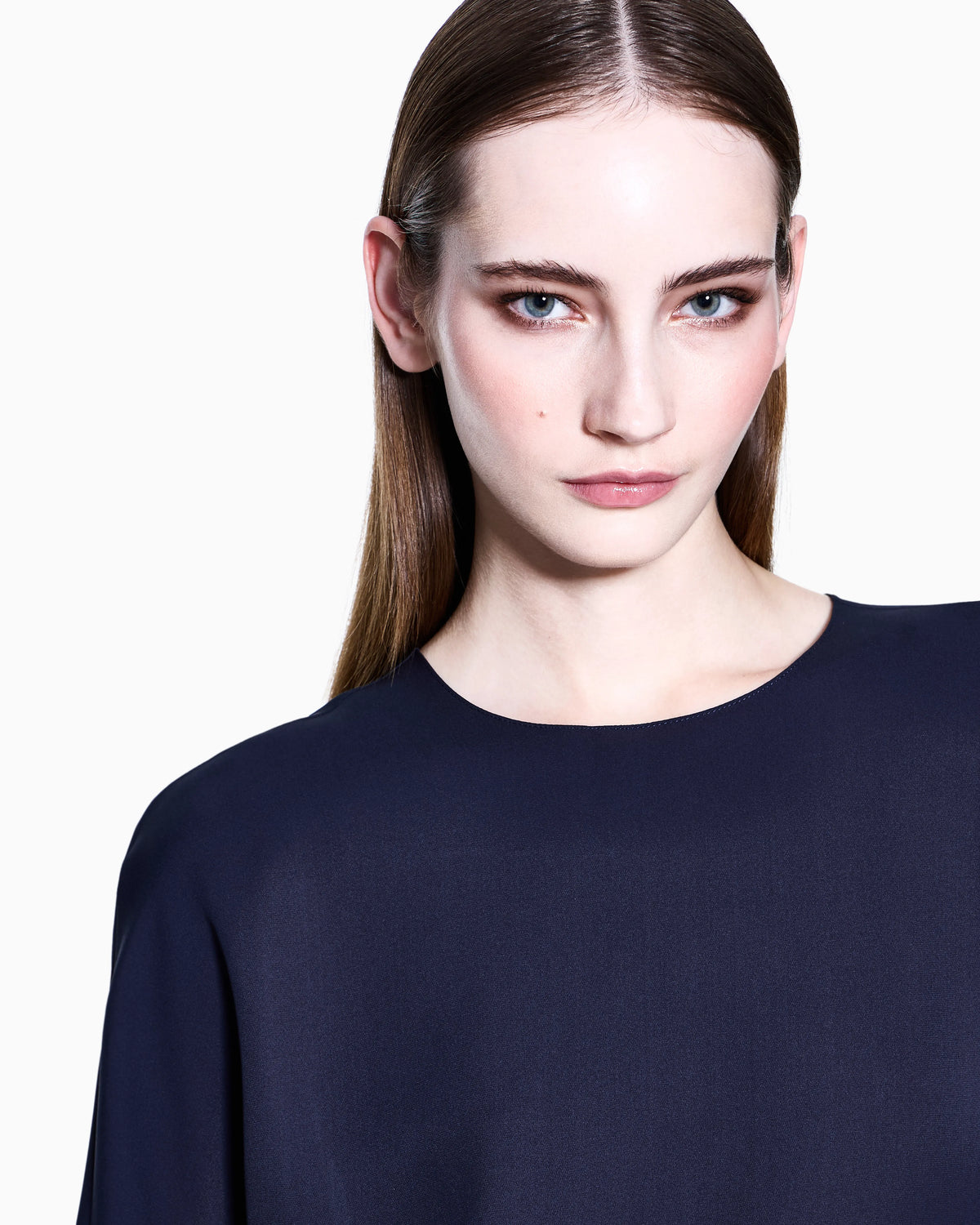 Georgette blouse in silk with a crew neck Icon