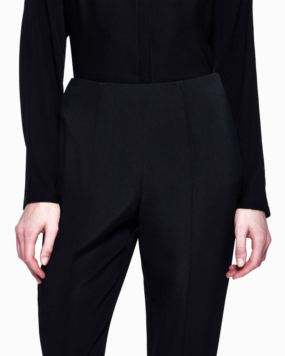 Straight-leg trousers in viscose cady