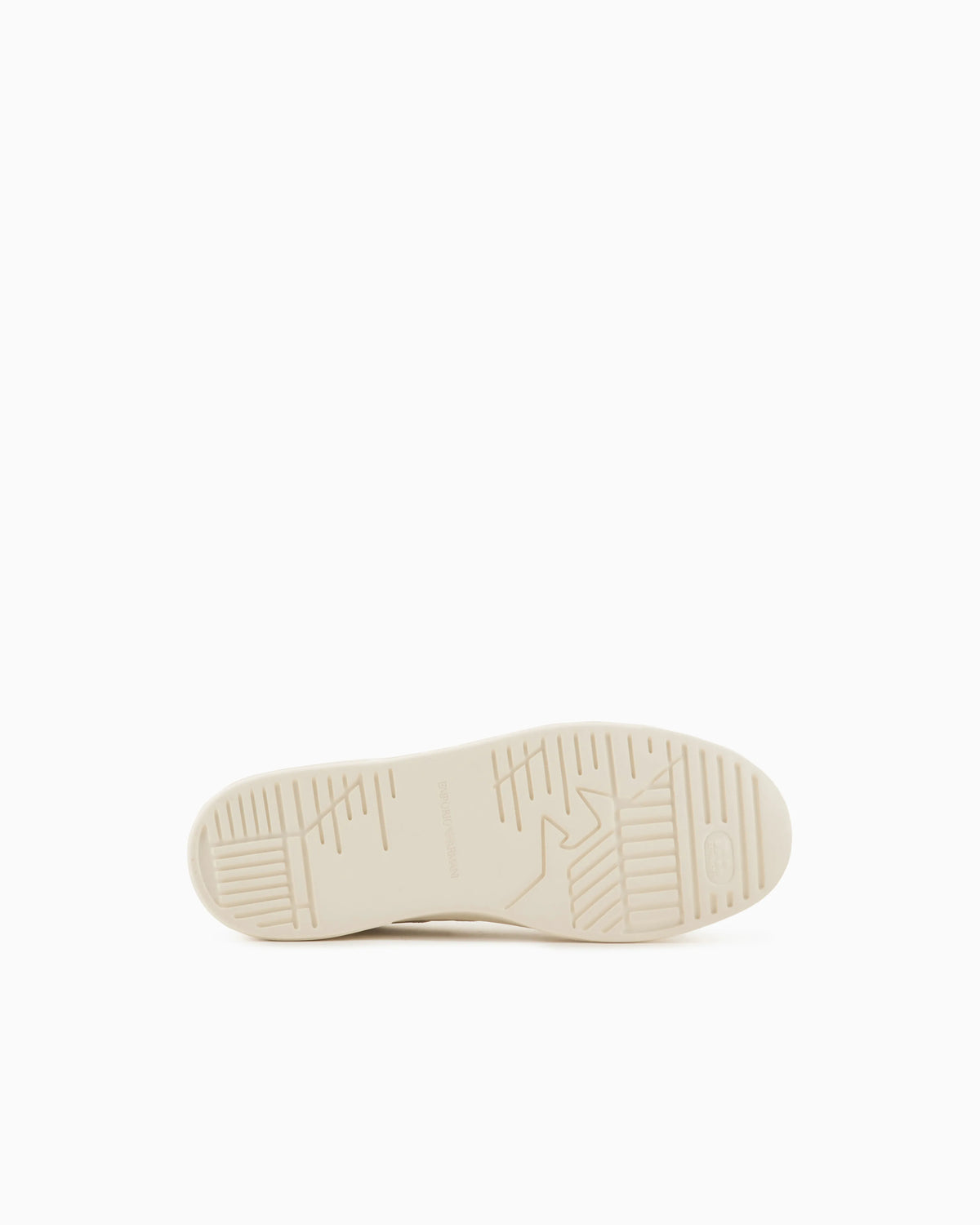 Leather sneaker with tumbled finish and padded collar