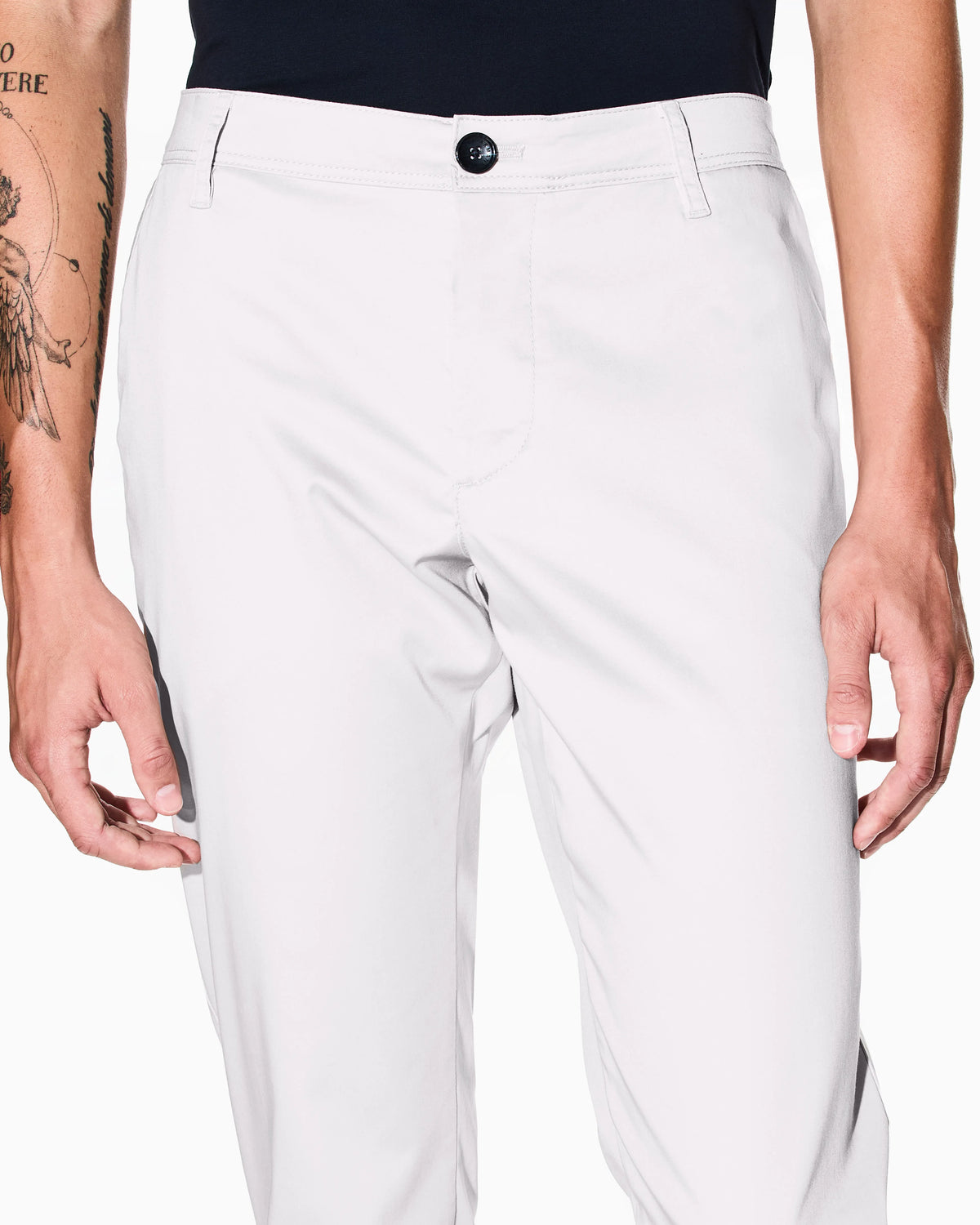 Straight-leg chinos in stretch cotton satin Essential