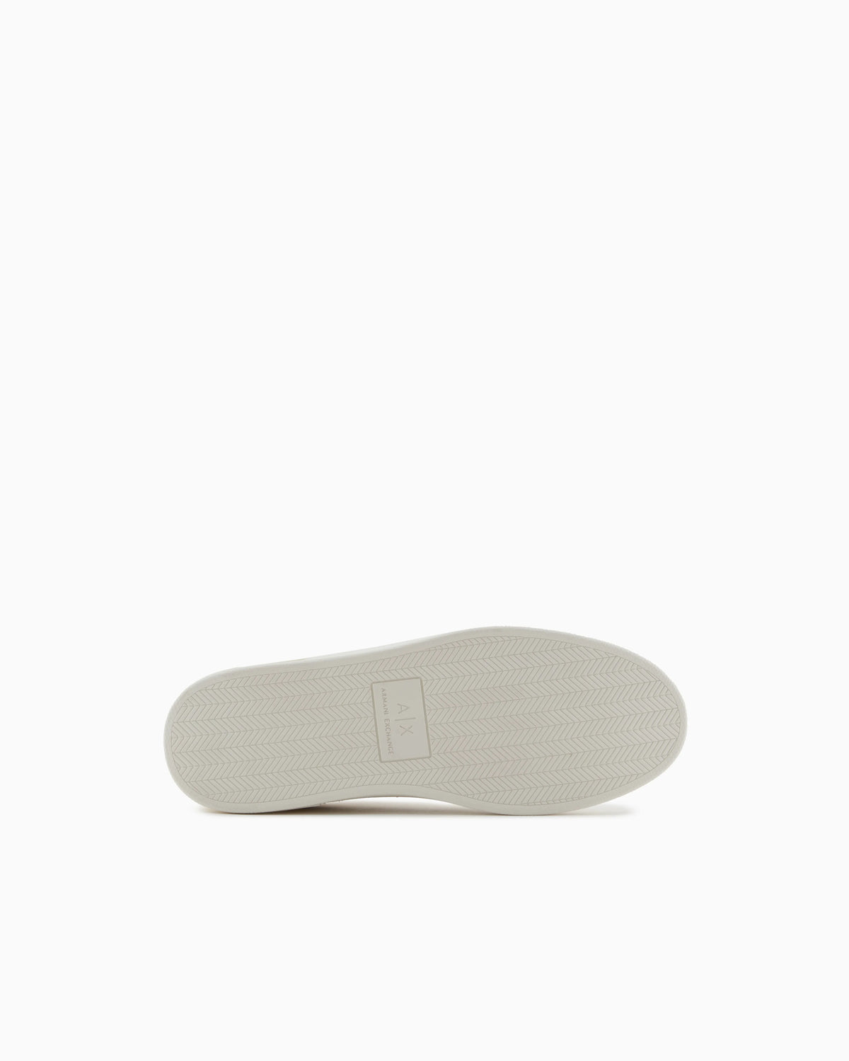 Sneakers with contrasting details on the back