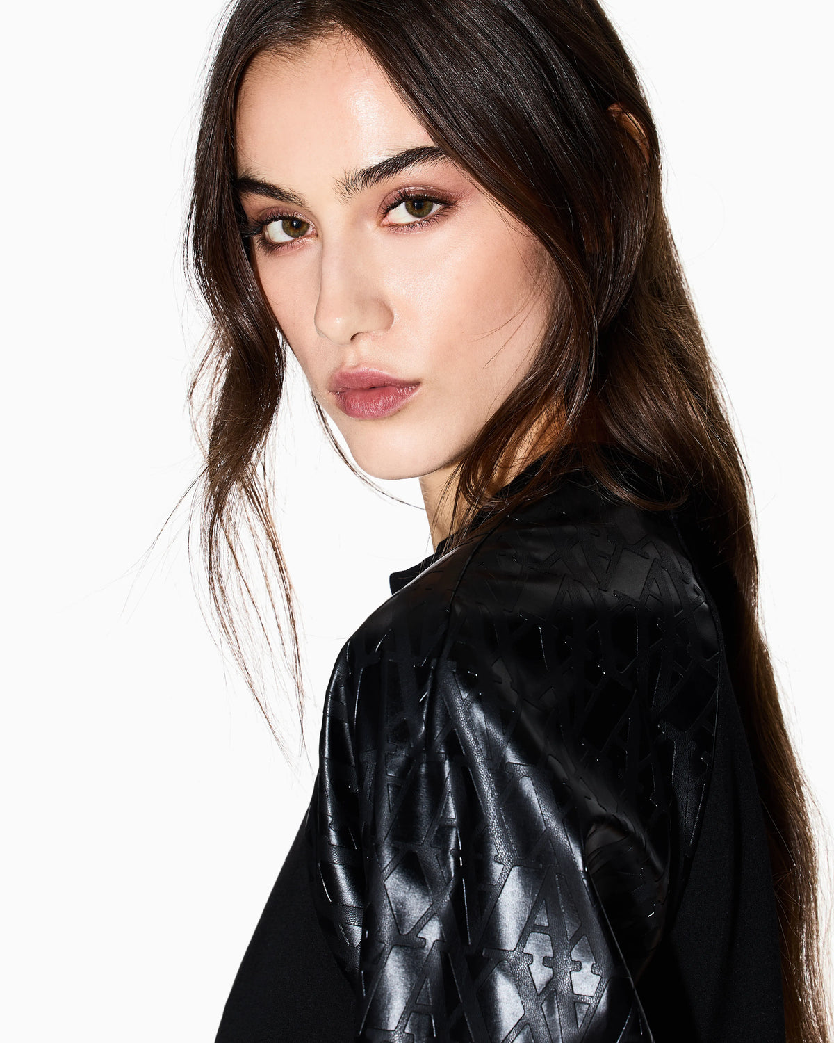 Sweatshirt with contrasting sleeves