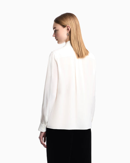 Pleated back shirt Essential in silk crepe de chine