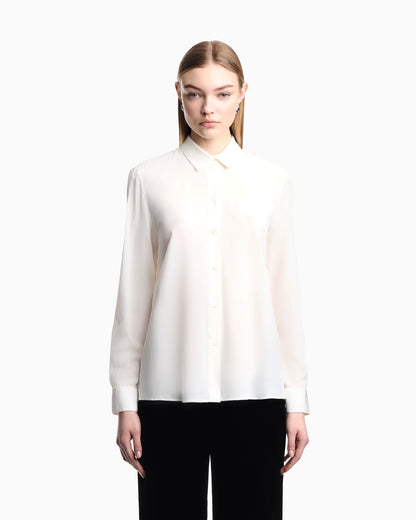 Pleated back shirt Essential in silk crepe de chine