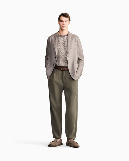 Linen trousers with a single pleat and drawstring