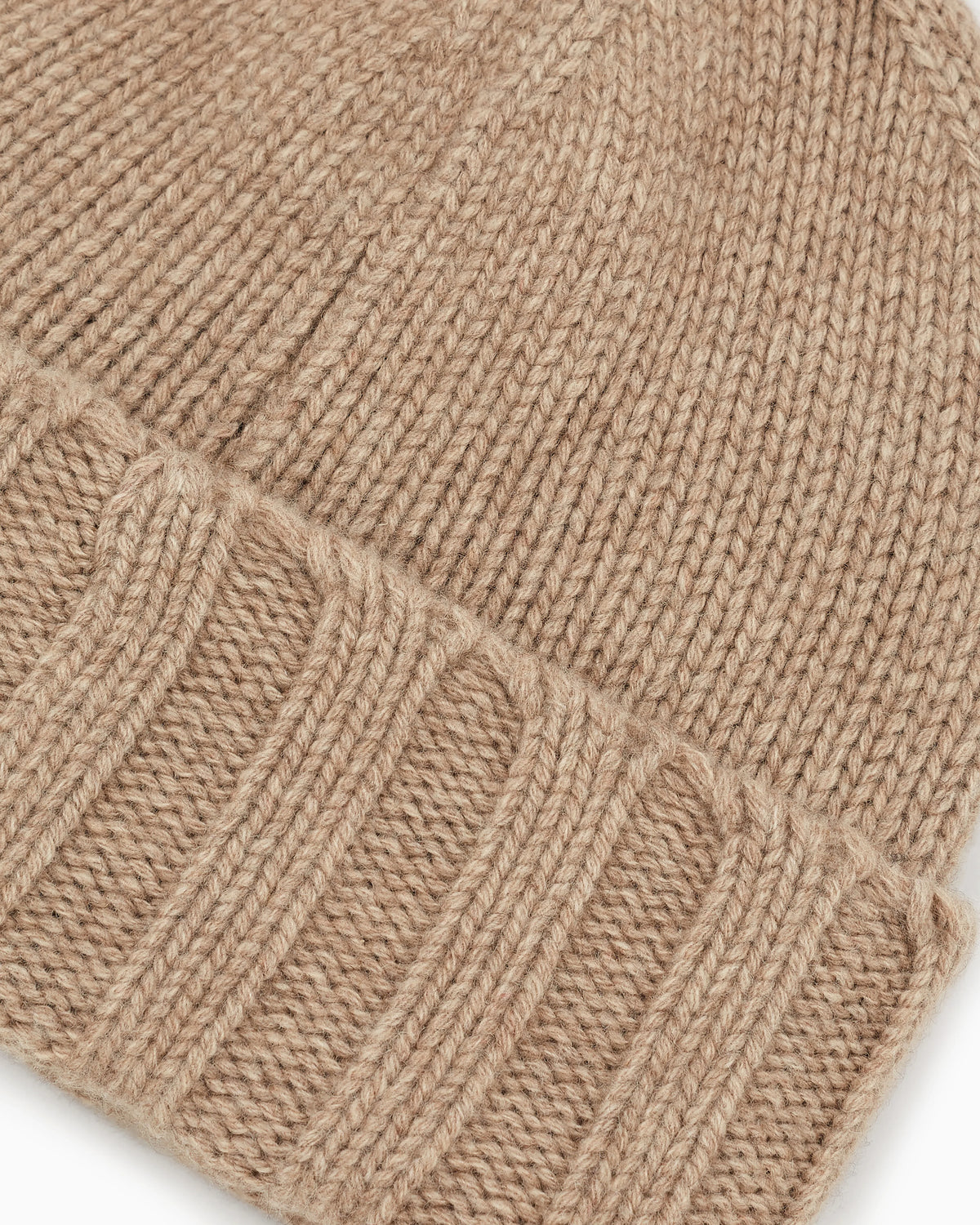 Cashmere beanie with ribbed texture and cuff Essential