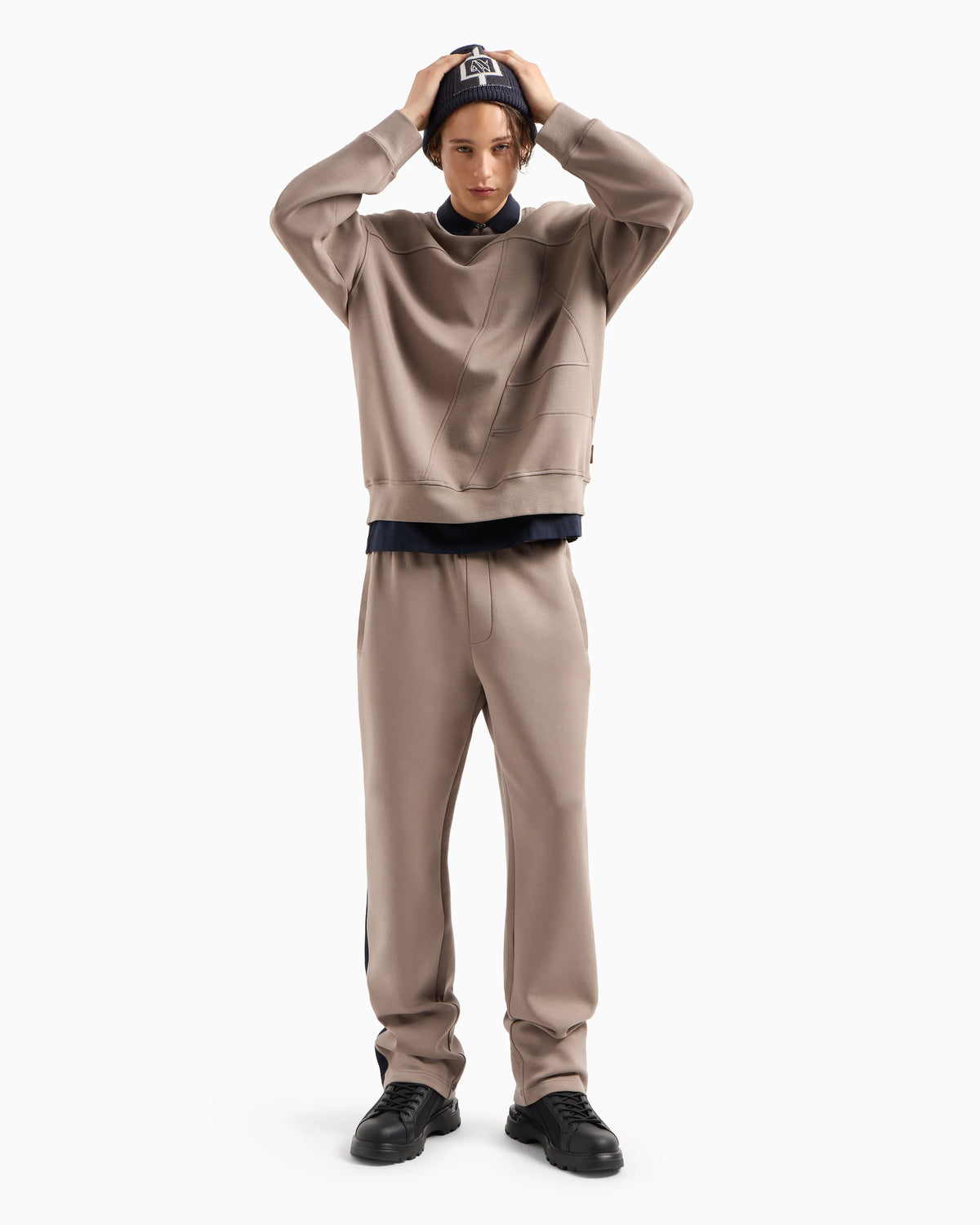 organic cotton crewneck sweatshirt with maxi logo and A-line
