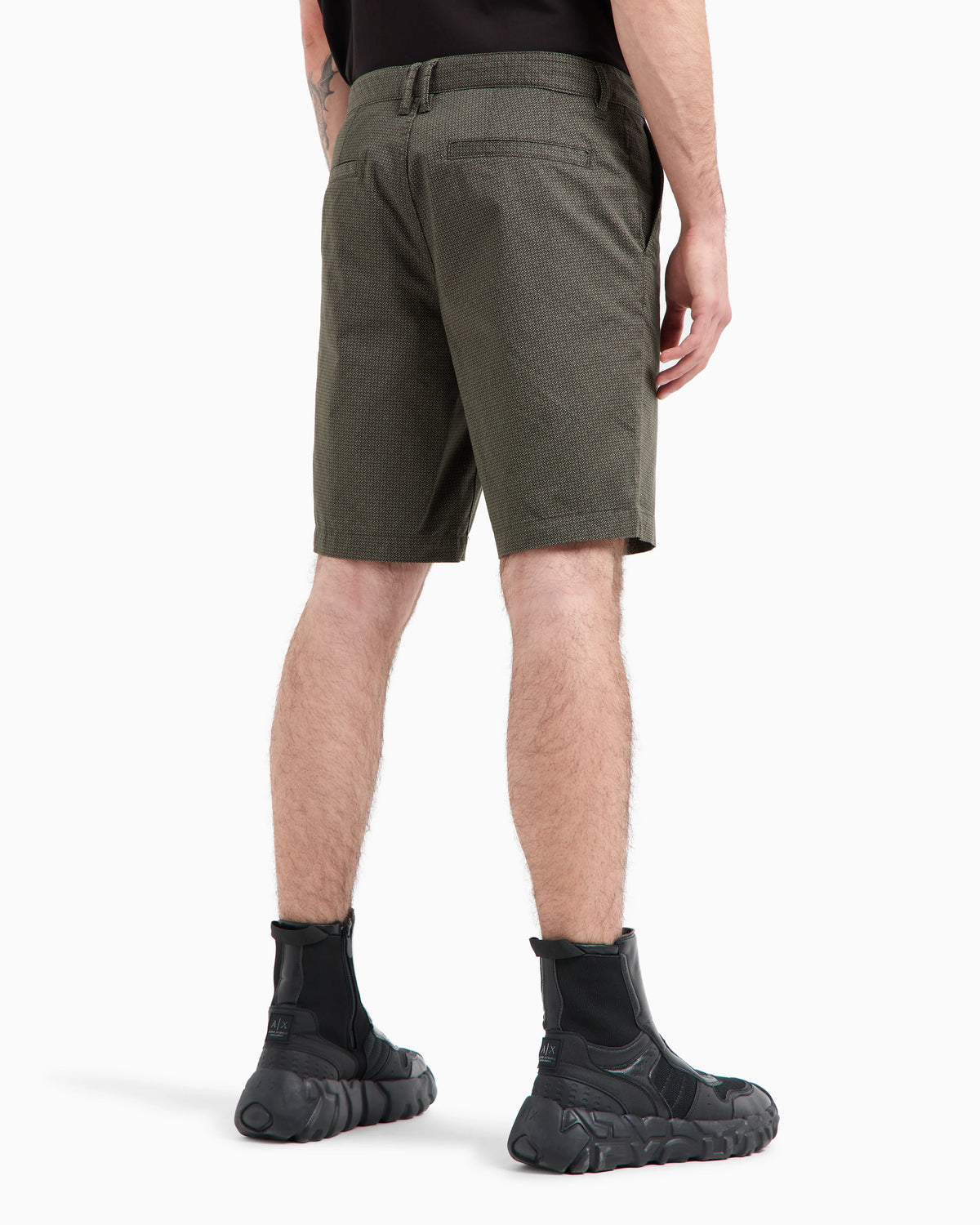 Trousers in flowing fabric