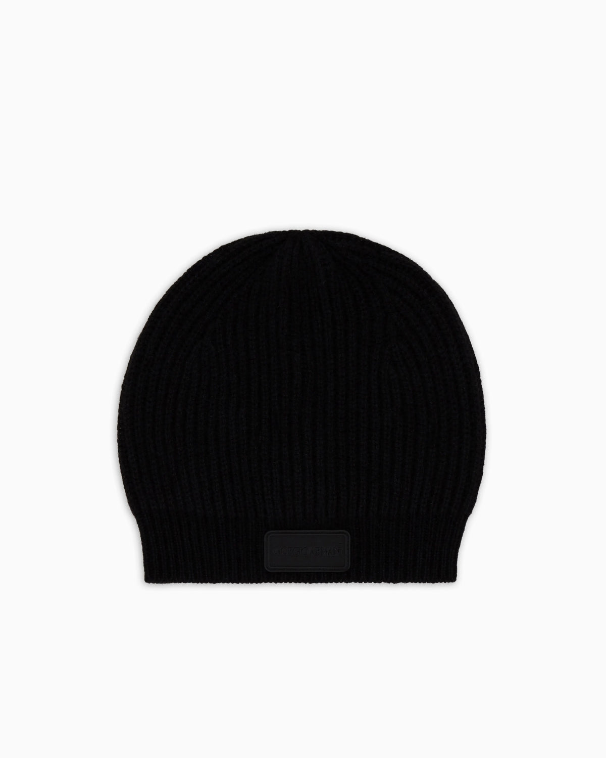 Knitted beanie with a ribbed cuff and patch