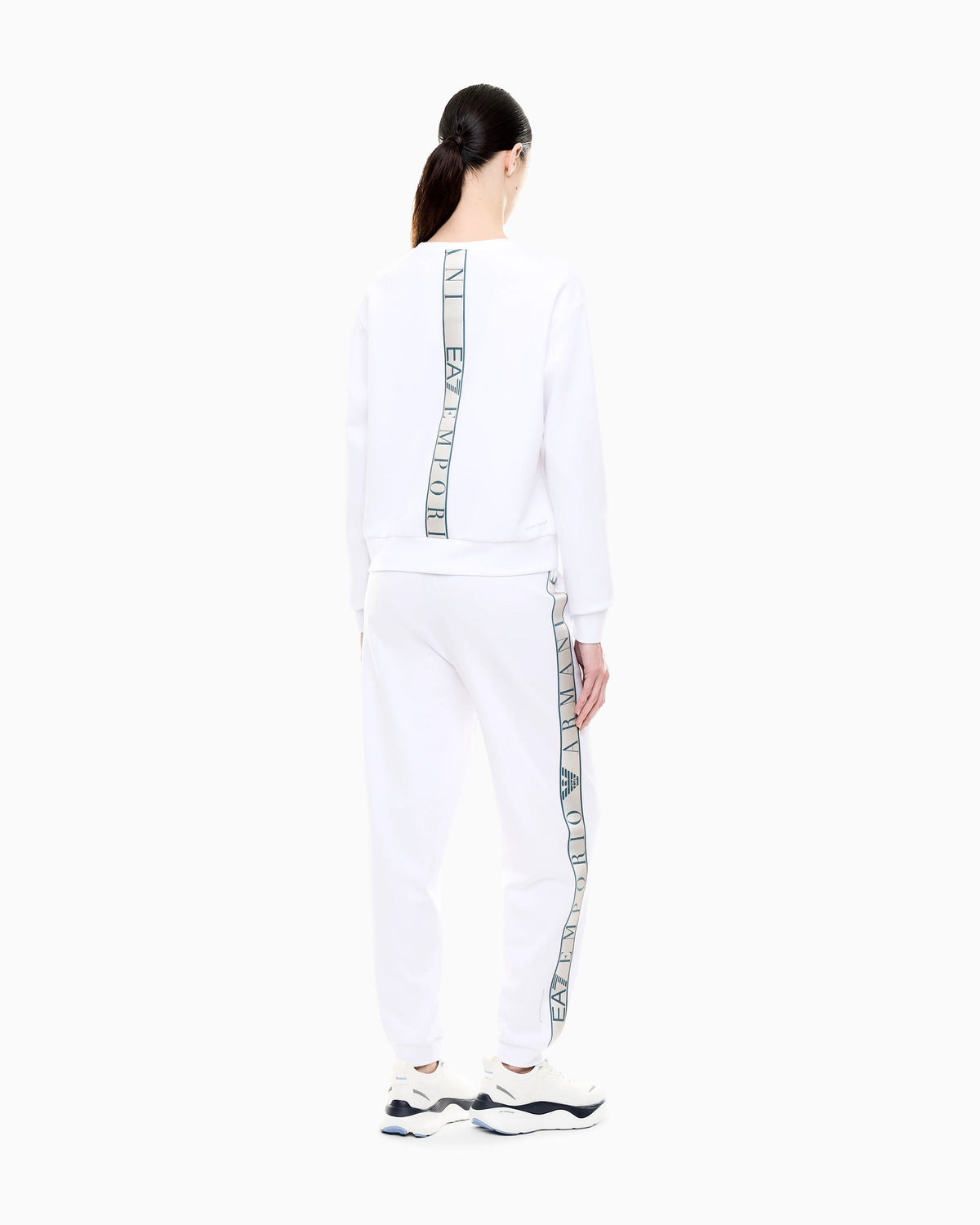Dynamic Athlete tracksuit in Natural VENTUS7 technical fabric
