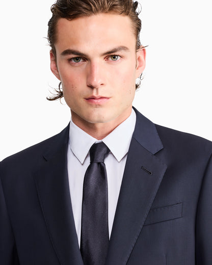 Button-down shirt in fluid stretch fabric