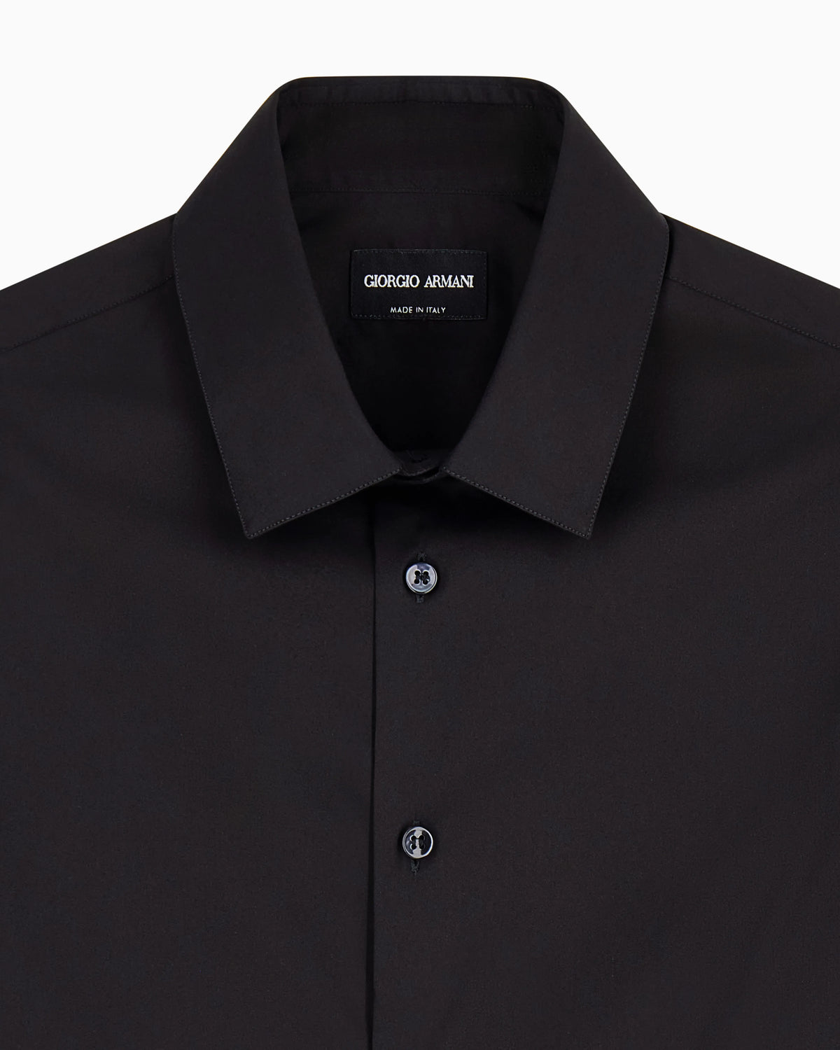 Button-down shirt in fluid stretch fabric