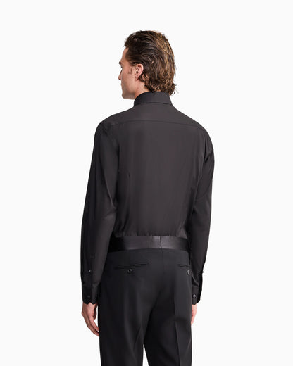 Button-down shirt in fluid stretch fabric