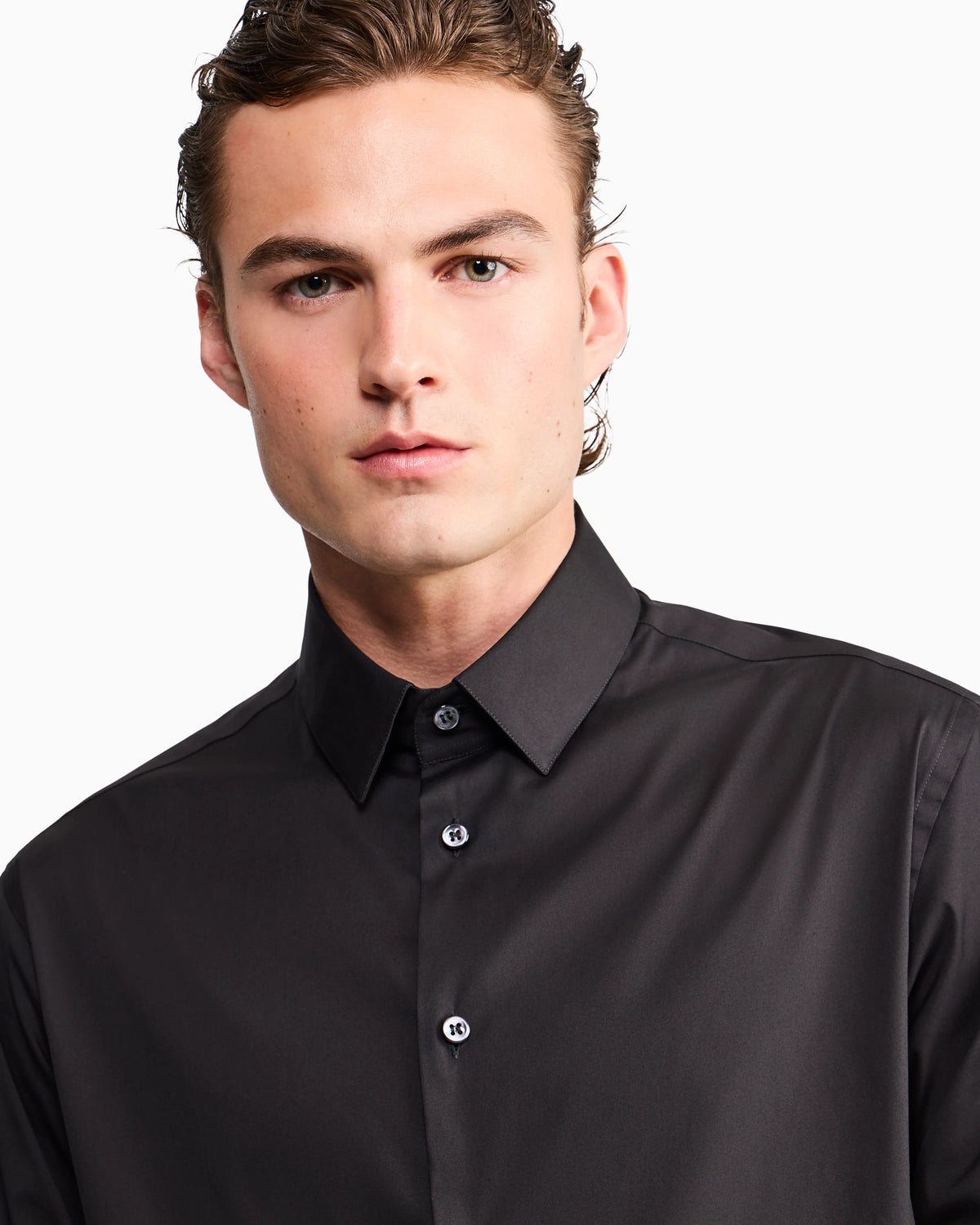 Button-down shirt in fluid stretch fabric