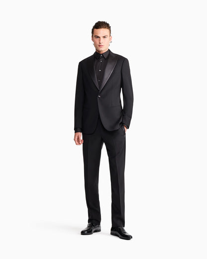 Button-down shirt in fluid stretch fabric