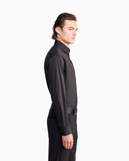 Button-down shirt in fluid stretch fabric