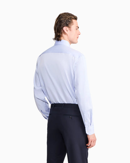 Dress shirt in soft cotton with a spread collar