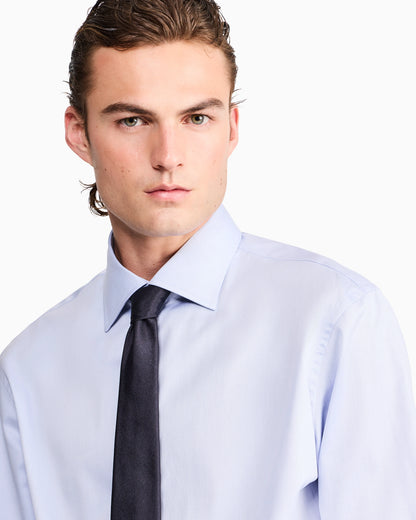 Dress shirt in soft cotton with a spread collar