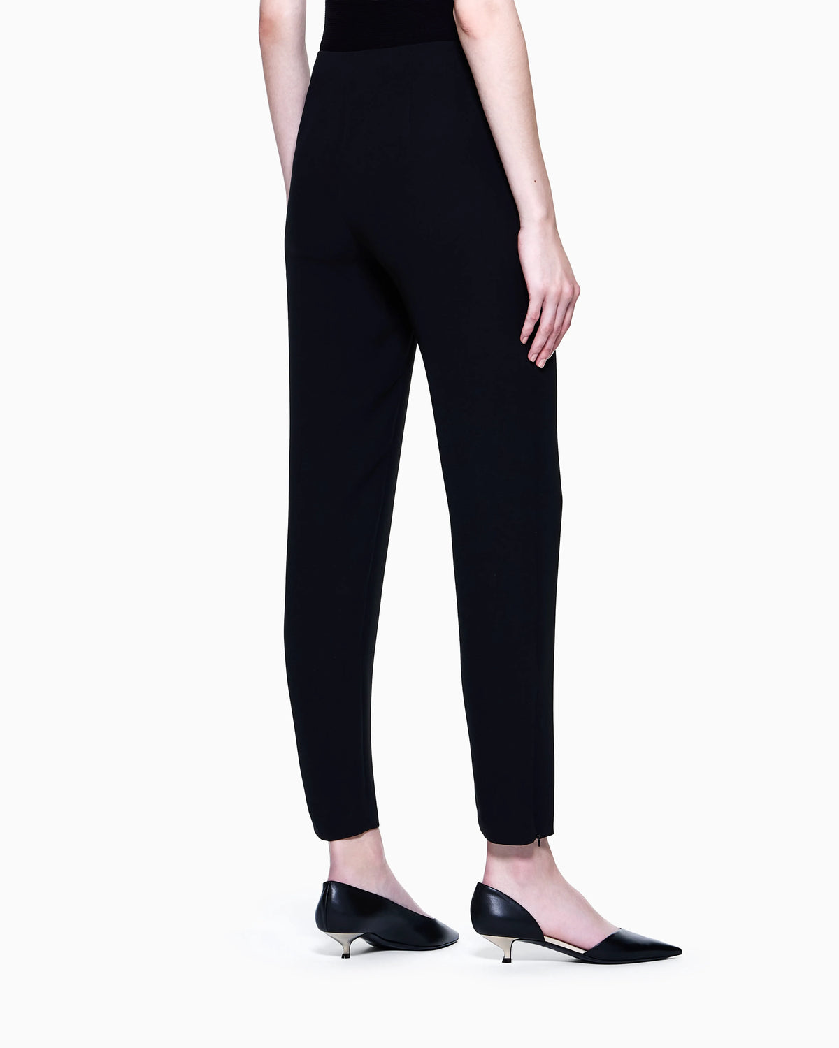 Cigarette pants in pure silk