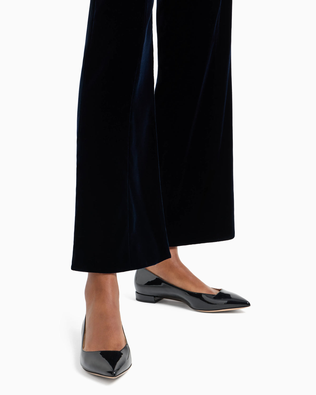 Cropped trousers in velvet