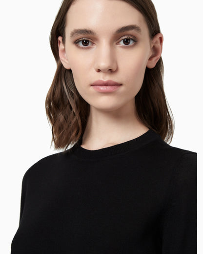 Crew neck jumper in pure virgin wool with ribbed edges