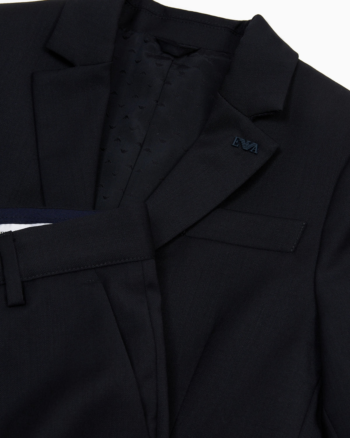 Single-breasted suit in light virgin wool