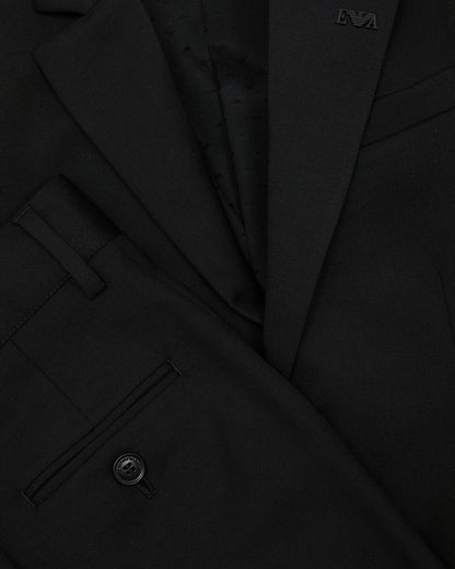 Single-breasted suit in light virgin wool