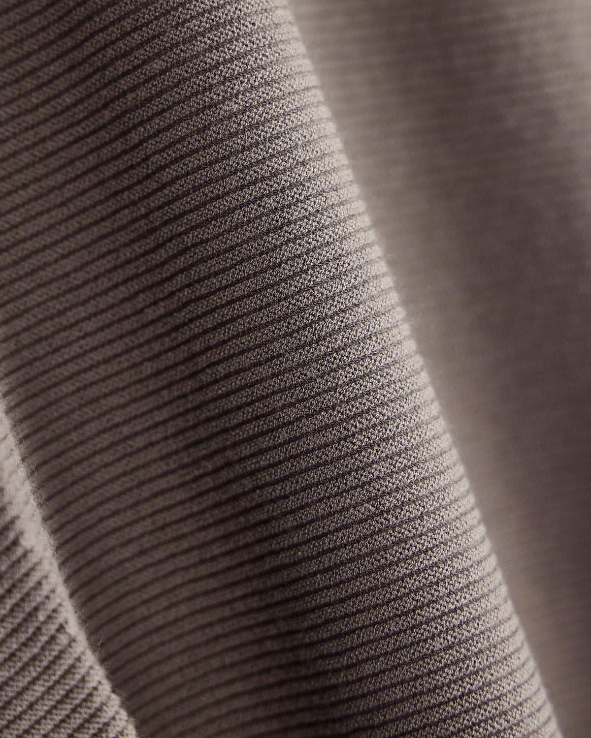 Long sleeve jumper in seamless viscose blend
