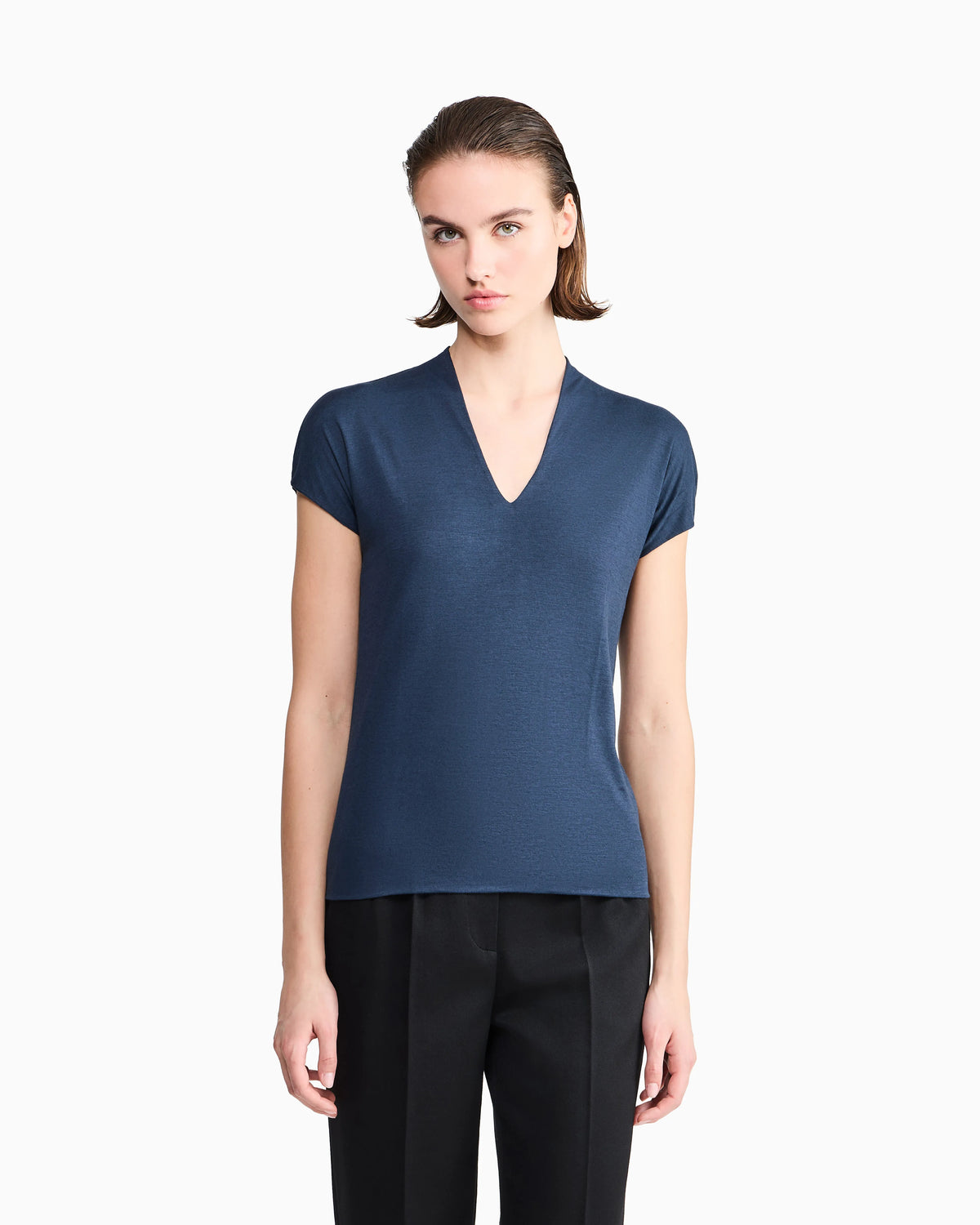 Short sleeve top  in knit with a deep V-neck
