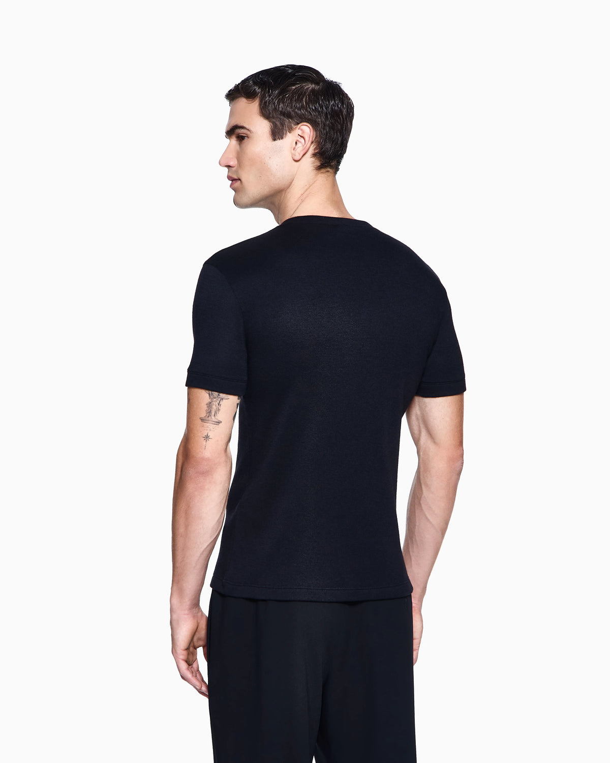 Short cashmere jumper with topstitched crew neck Icon