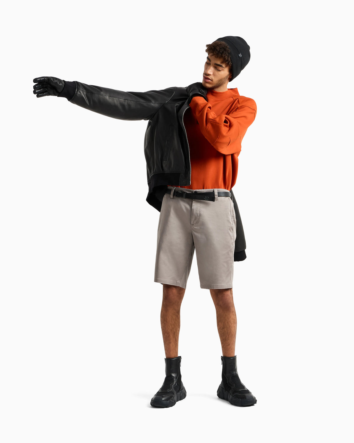 Flat front chino shorts in stretch cotton satin Essential