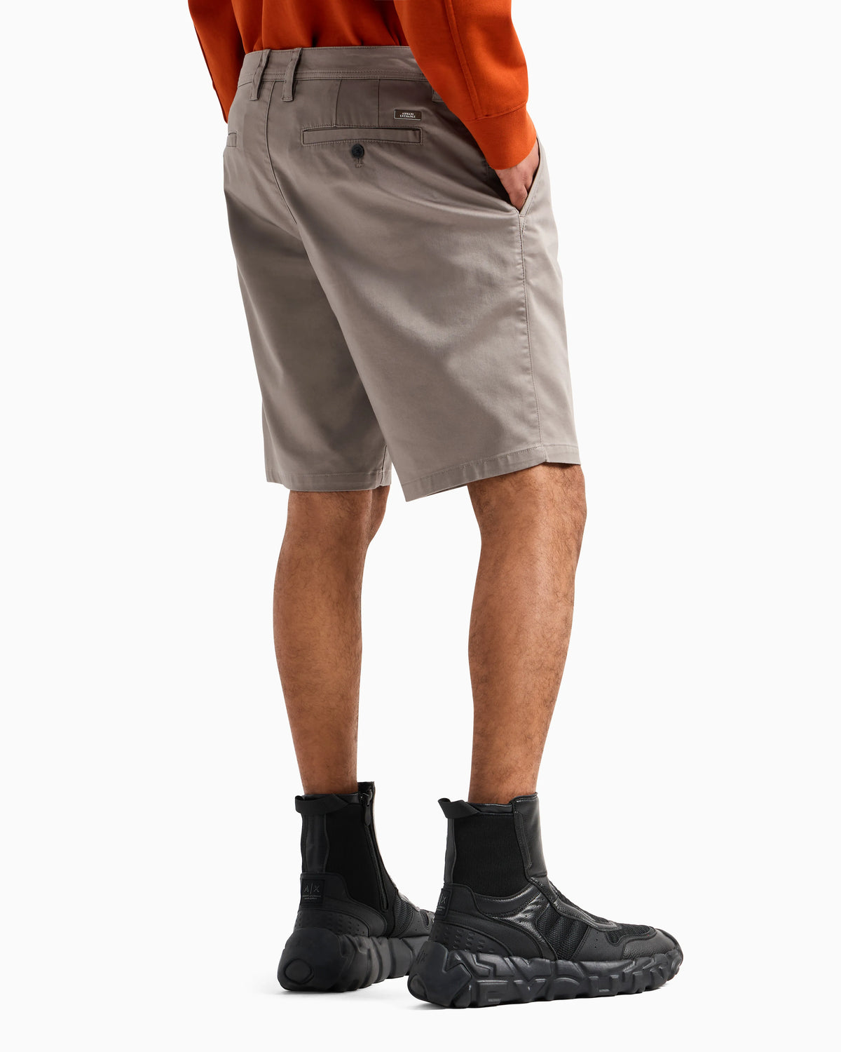 Flat front chino shorts in stretch cotton satin Essential