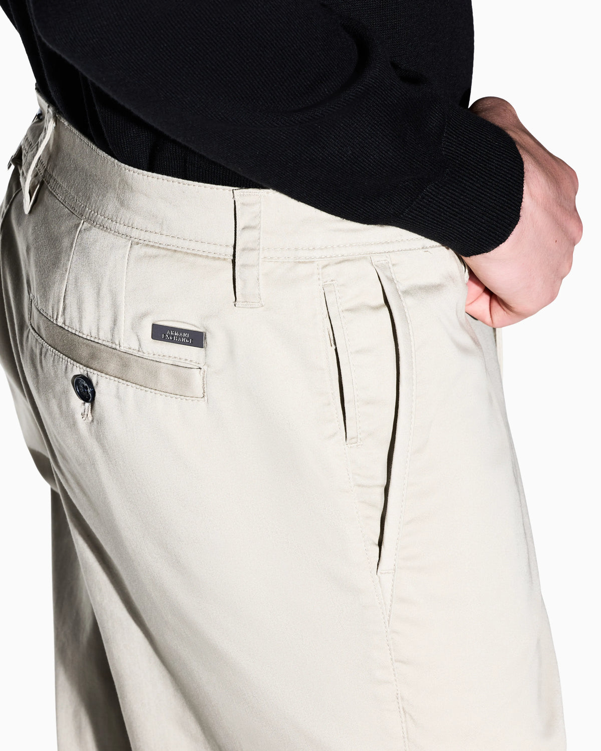 Flat front chino shorts in stretch cotton satin Essential