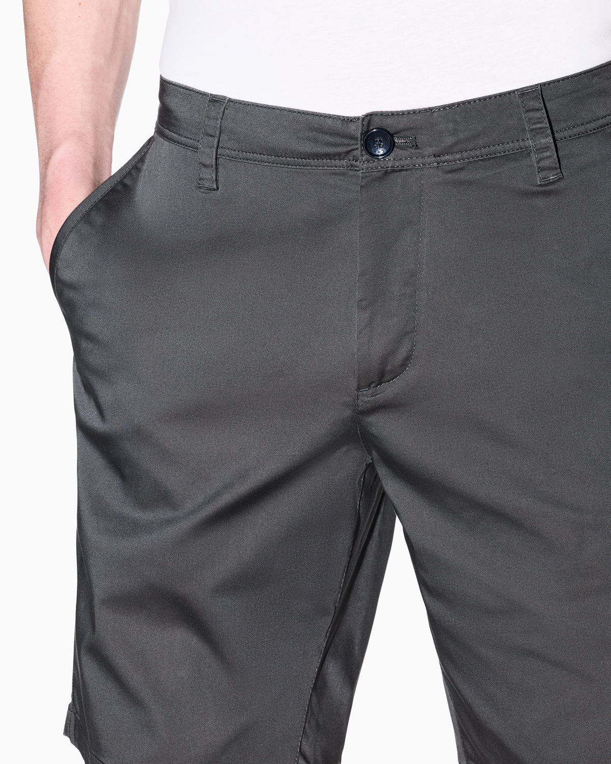 Flat front chino shorts in stretch cotton satin Essential