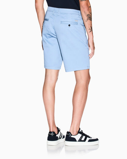 Flat front chino shorts in stretch cotton satin Essential