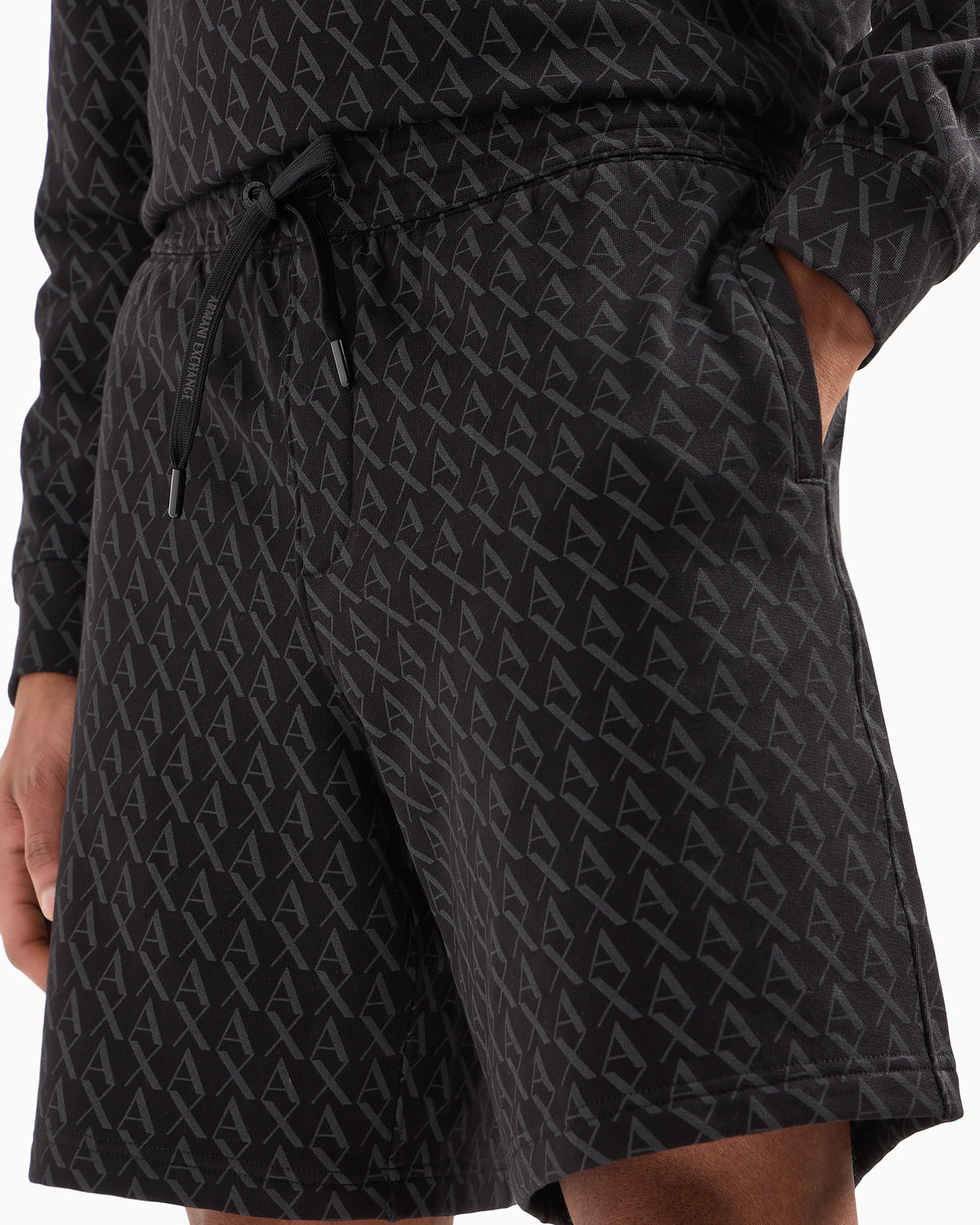 Trousers in flowing fabric