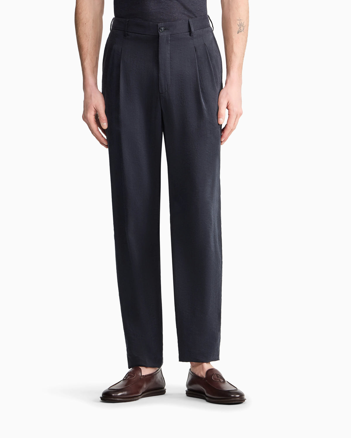 Two-dart trousers in silk-blend twill