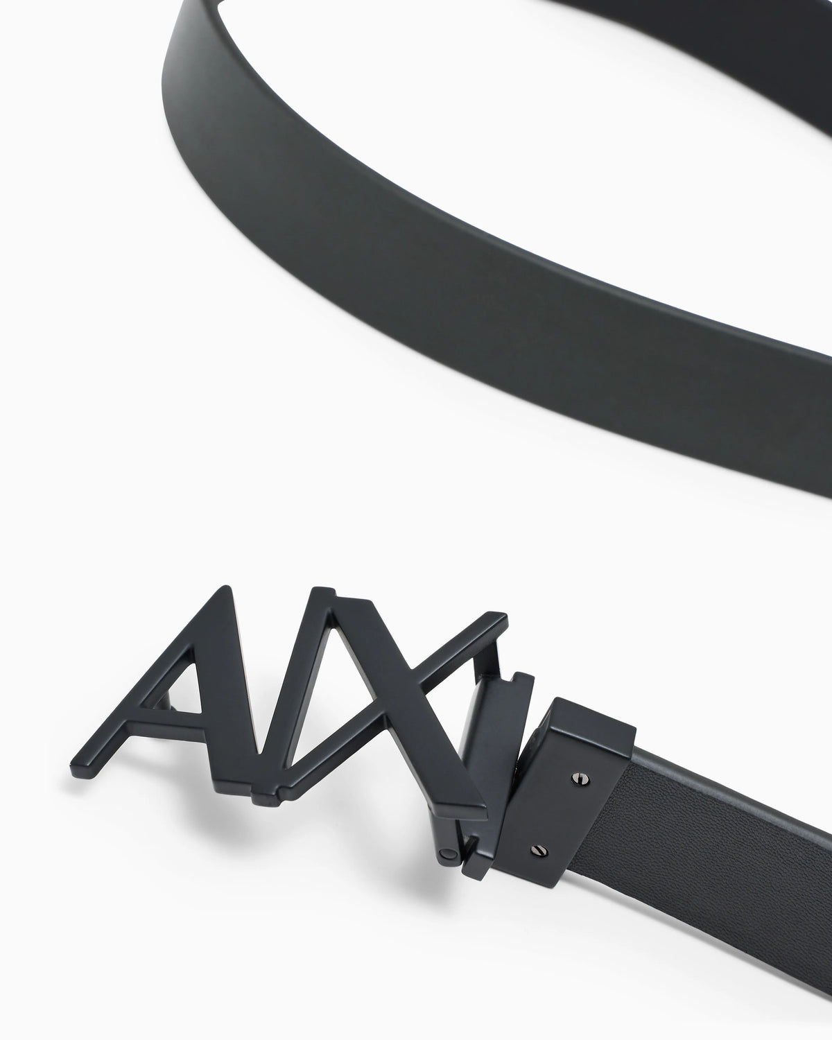 Leather belt with reversible plate buckle