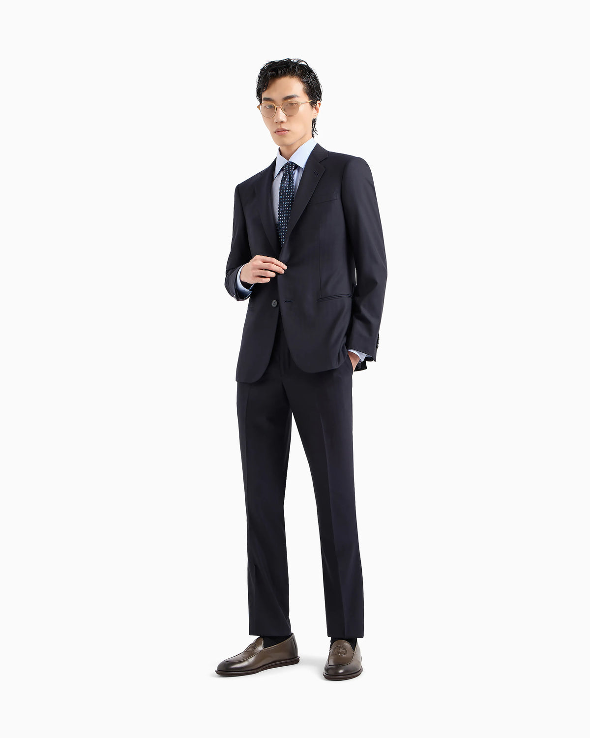 Manhattan line virgin-wool single-breasted suit