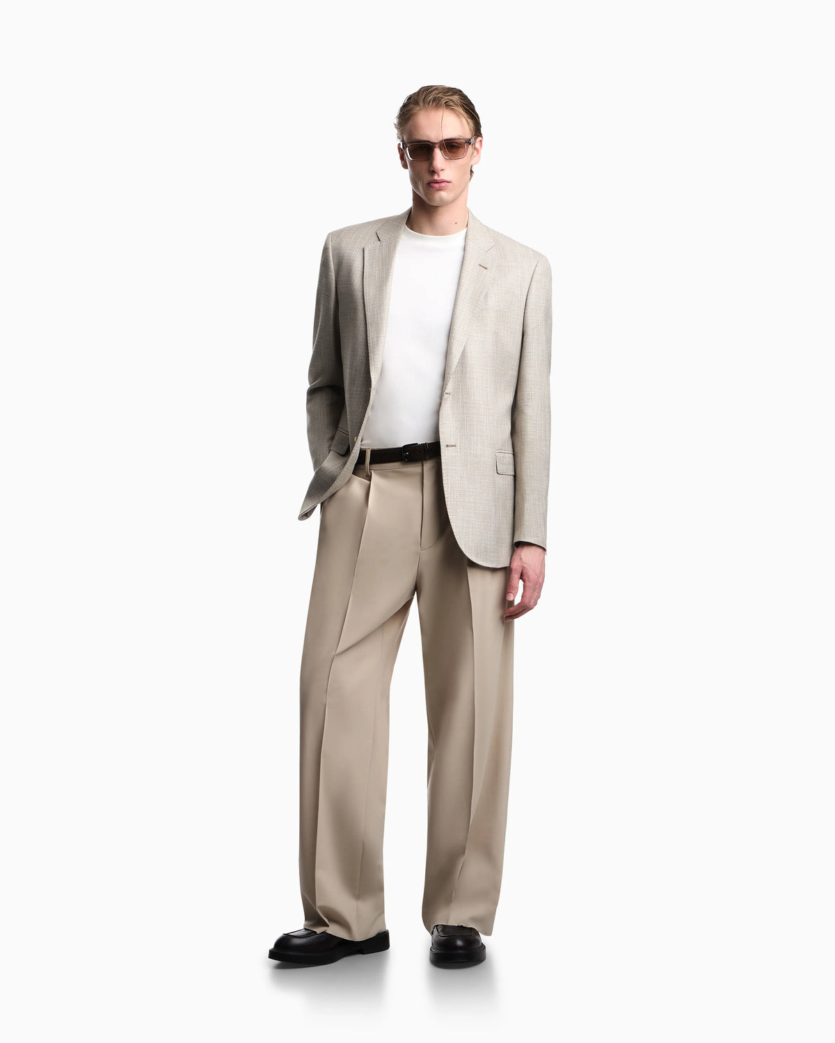 Single-breasted jacket in textured fabric