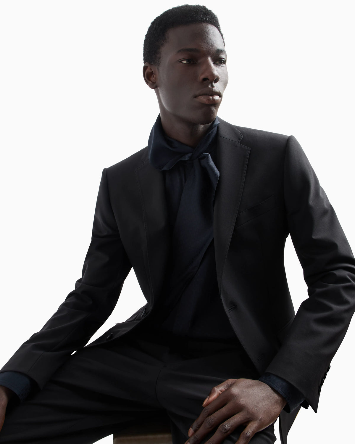Single-breasted suit in virgin-wool two-way stretch canvas
