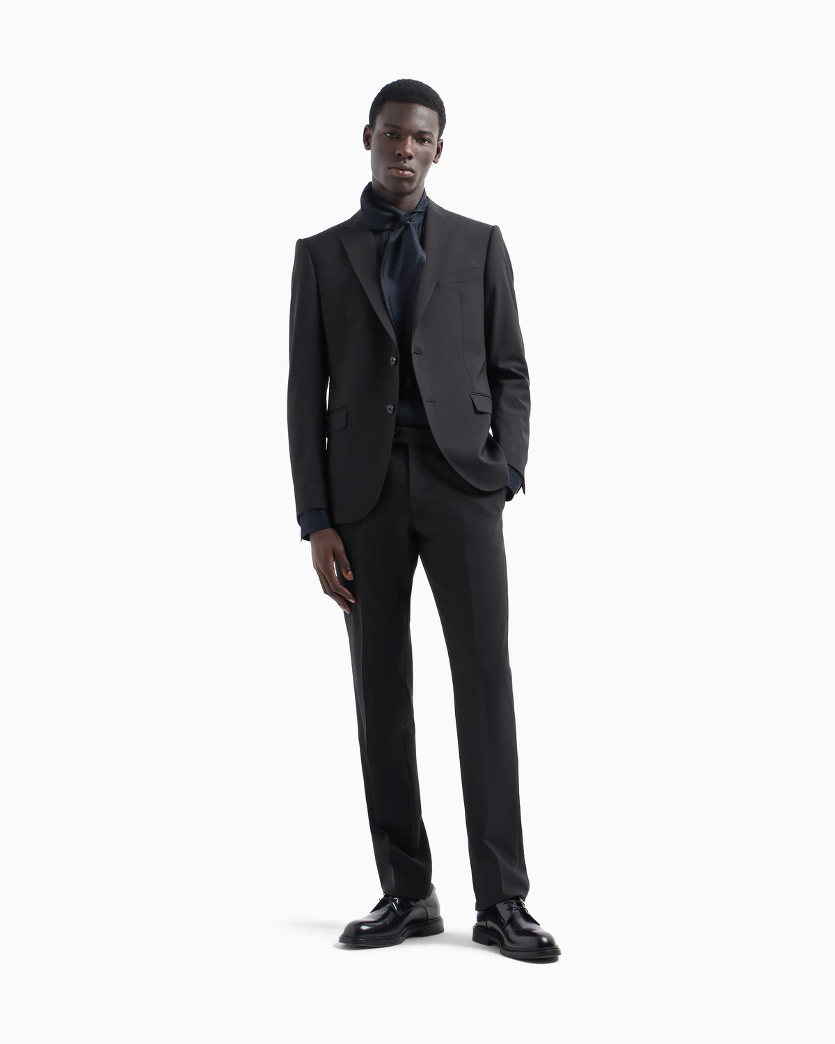 Single-breasted suit in virgin-wool two-way stretch canvas
